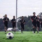 Rafael Struick dan para pemain Timnas Indonesia pada sesi latihan di Bali United Training Center (c) Timnas Indonesia.